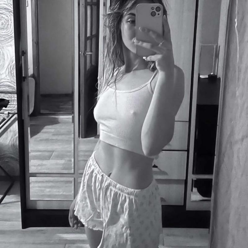 1000401715