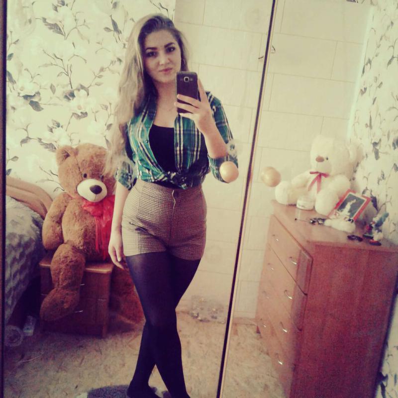 1000401743