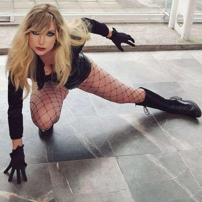 Косплейщица