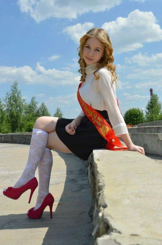 Милашная школьница