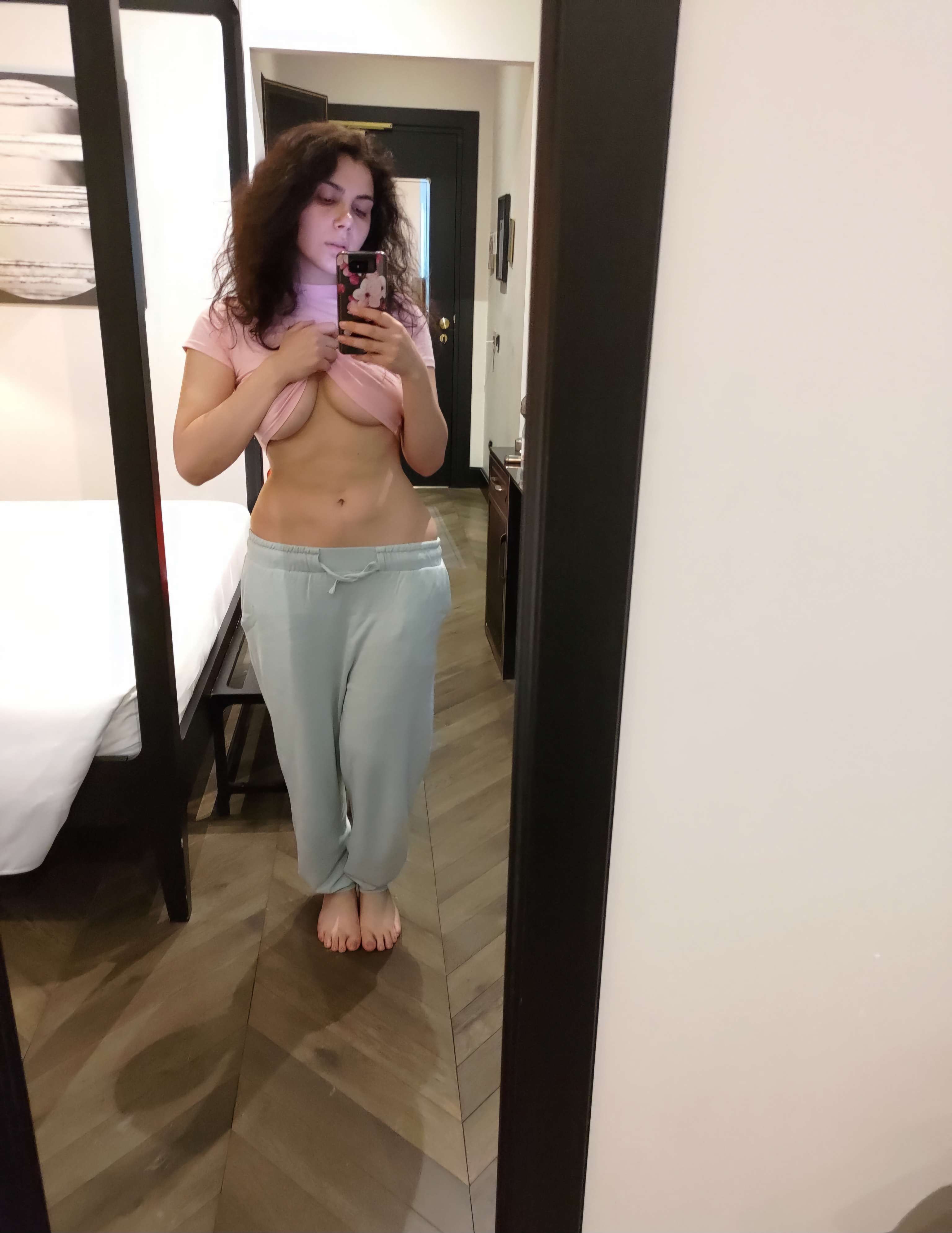 1000671736