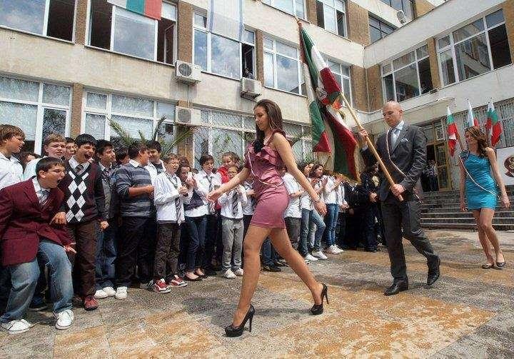 Учительница в болгарской школе