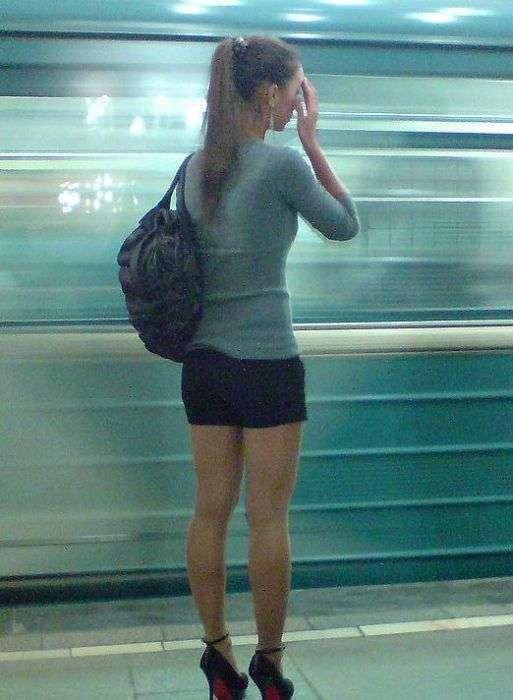 Опаздывает