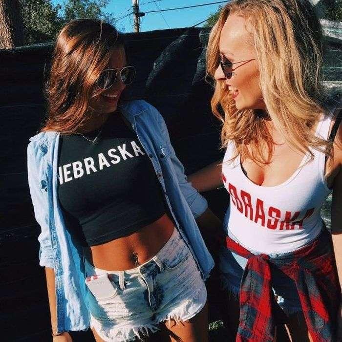 Девушки в шортиках