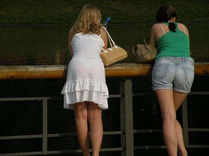 У воды