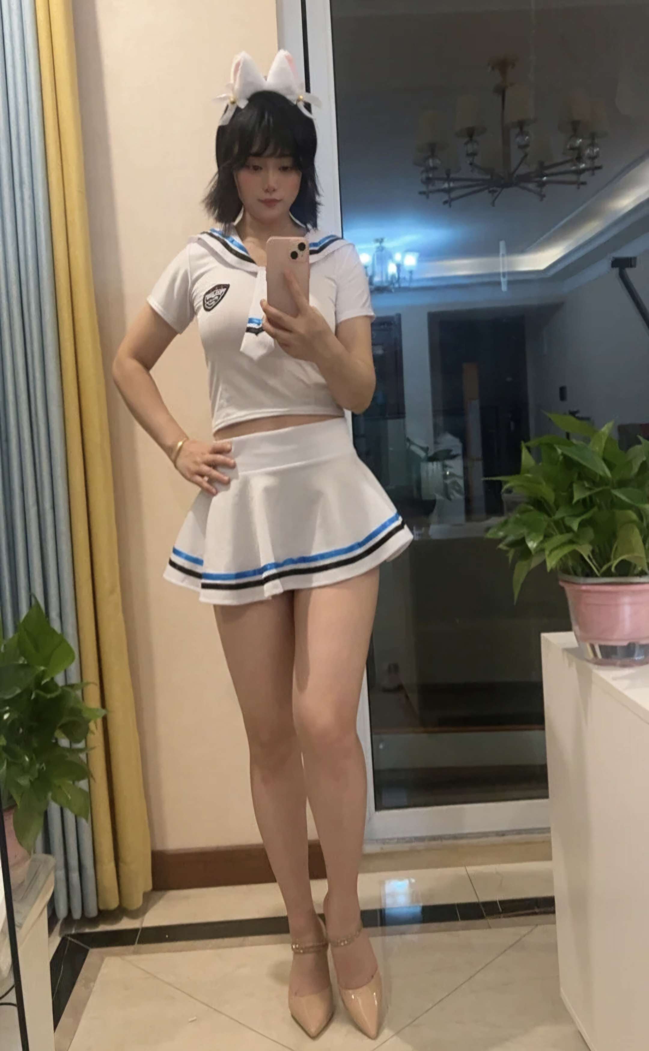 1000898203