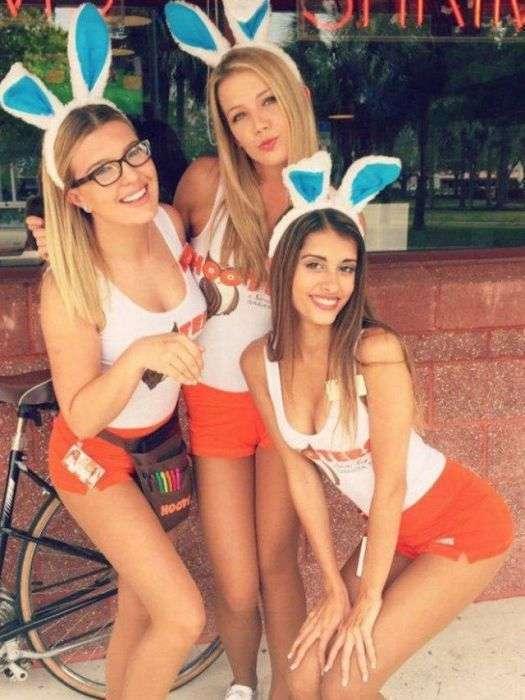 Девушки из ресторана HOOTERS