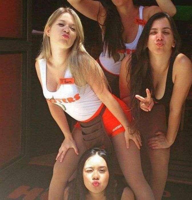 Девушка из ресторана HOOTERS