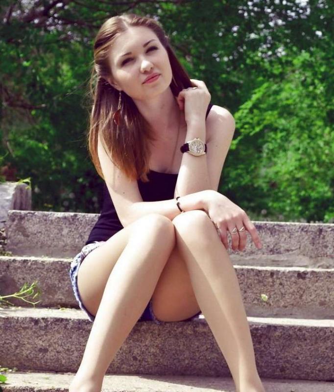 Девушка в шортах