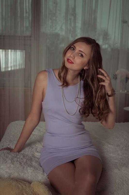 Нарядилась и накрасилась