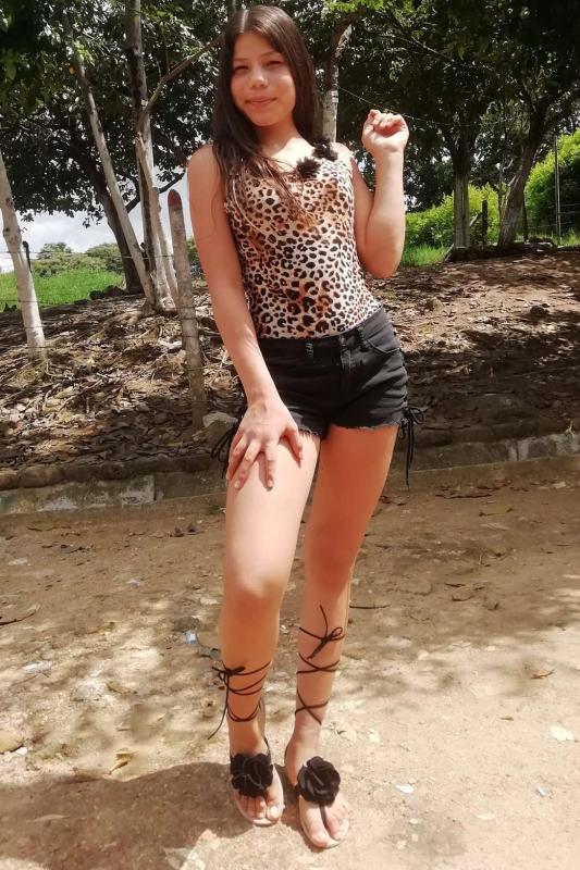 una muñequita de carne y hueso. Share my profile on WhatsApp / Telegram and enjoy "friends and family of mine"