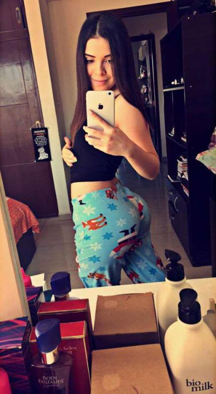Fabiola Balcazar Barbery "Bien apretadas esas mallas)
