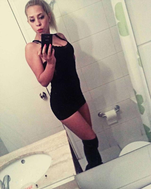 Noemi Navarro. Comparte mi perfil en WhatsApp/Telegram y disfruta de "amigos y familiares míos"