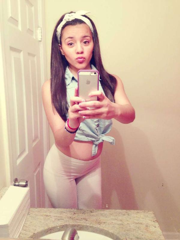 Yessica Gomez. Share my profile on WhatsApp / Telegram and enjoy "friends and family of mine"