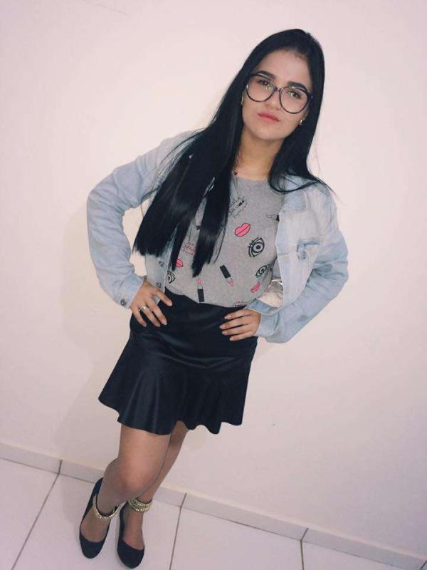 Ana Aline Barrios. Share my profile on WhatsApp / Telegram and enjoy "friends and family of mine"