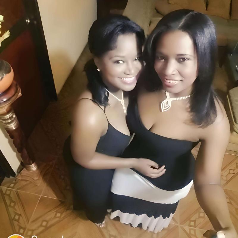 Daughter and mother, Colombian from Cali. Share my profile on WhatsApp / Telegram and enjoy "friends and family of mine"