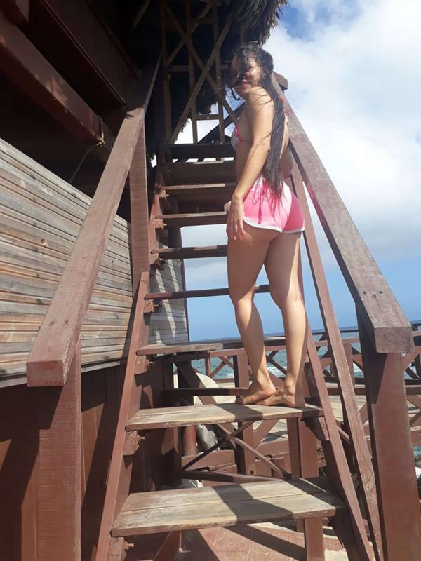 Отличная задница. Share my profile on WhatsApp / Telegram and enjoy "friends and family of mine"