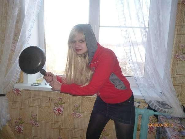Сковородкой по мардасям НА!