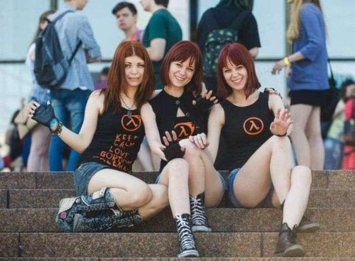 Рыженькие в джинсовых шортиках