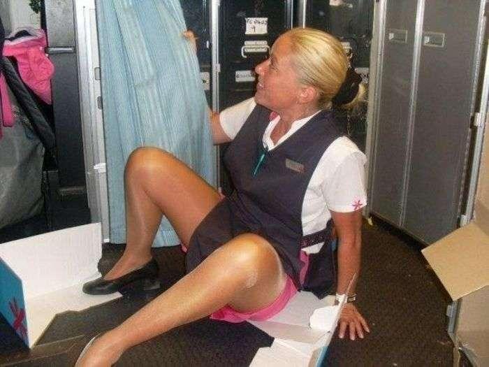 На полу