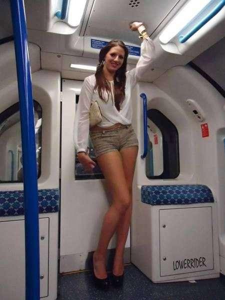Длинноногая девушка