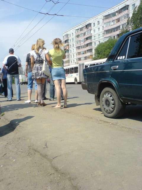 На остановке
