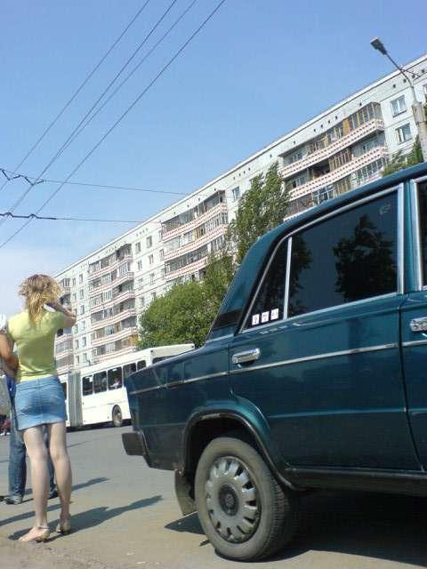 На остановке